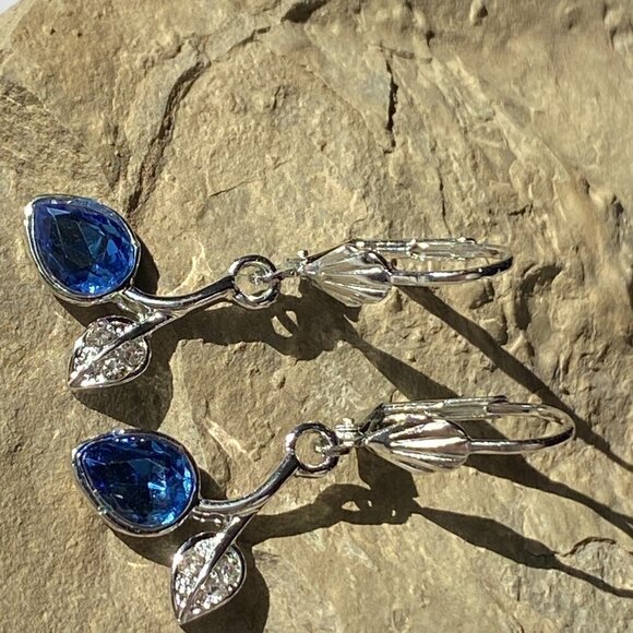 ❤️ Silver Blue Berry Drop Earrings - Picture 4 of 13